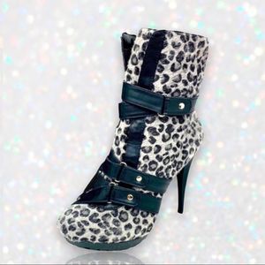 🆕 NEW Promise Gray Cheetah Print & Leather Straps Booties